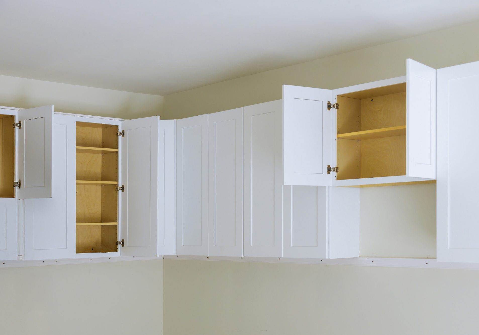 dreamstime_m_192391301 Kitchen cabinet installation